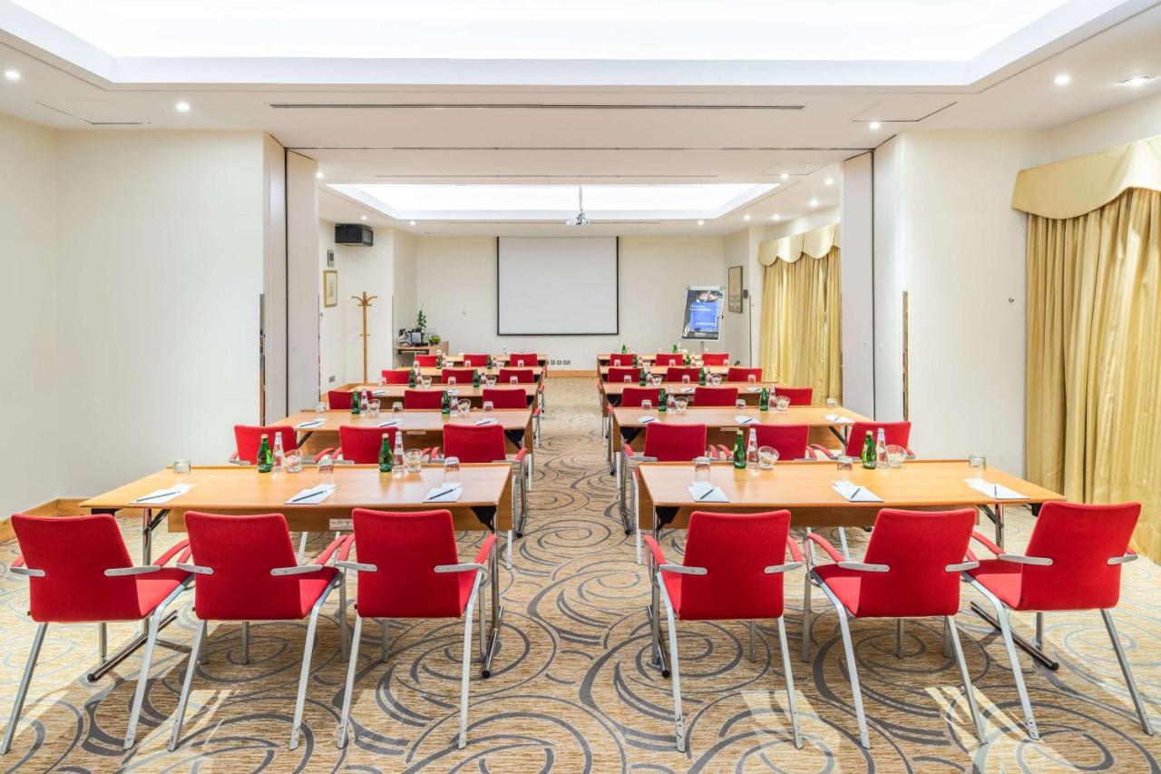 فندق راديسون بلو الرياض المظهر الخارجي الصورة Meeting room