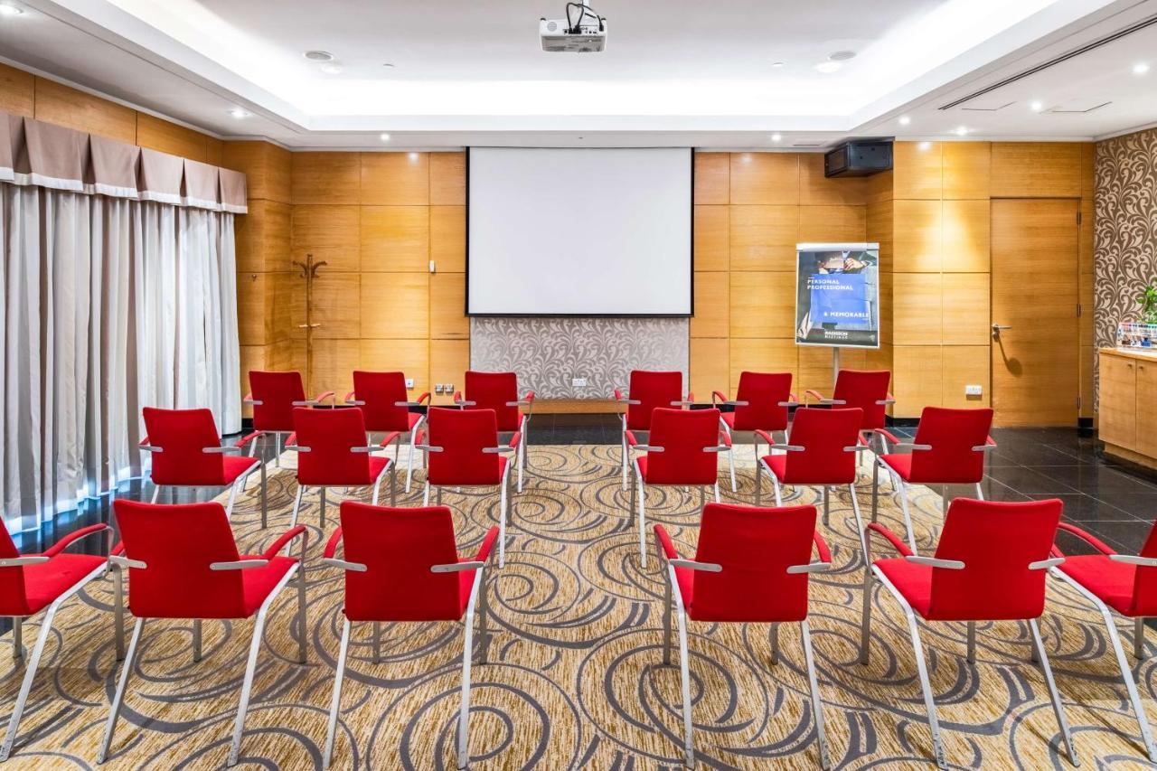 فندق راديسون بلو الرياض المظهر الخارجي الصورة Meeting room