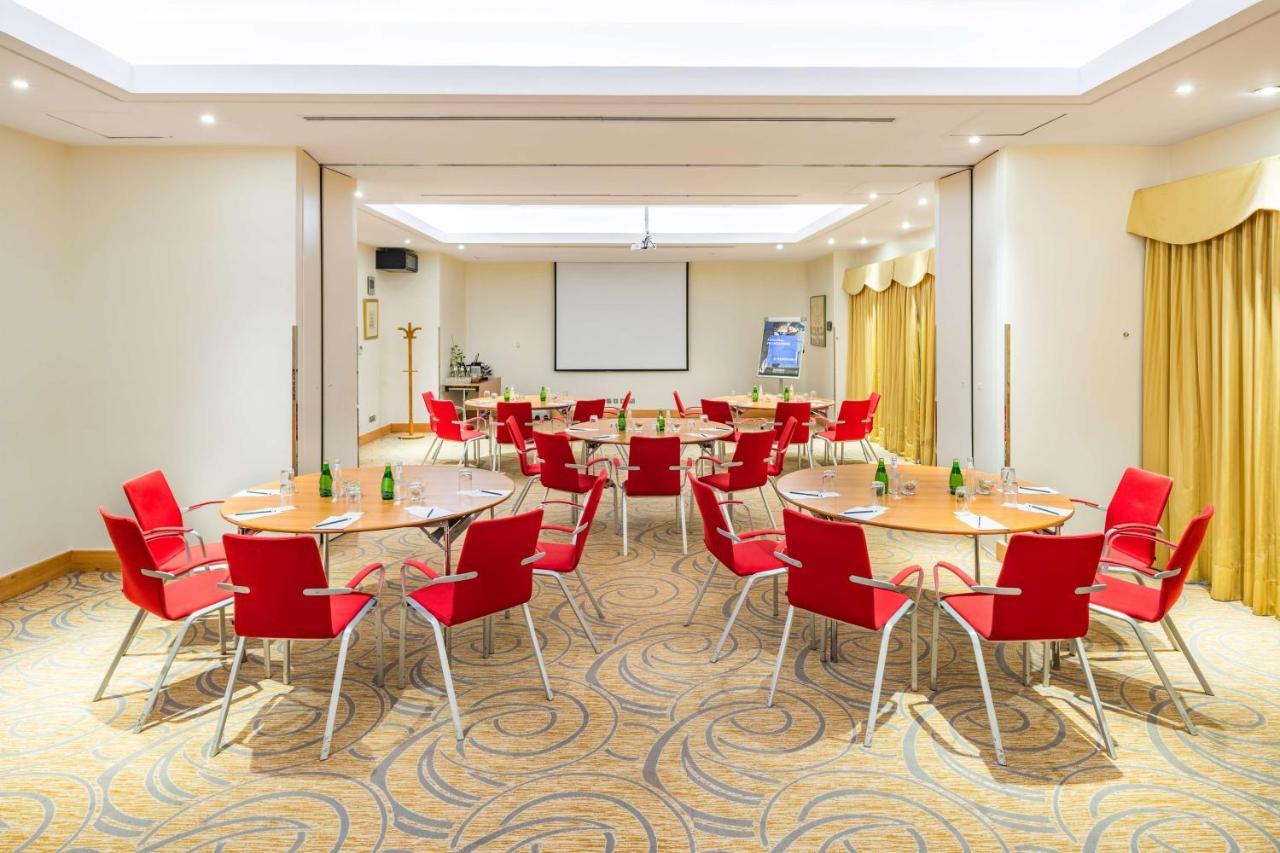 فندق راديسون بلو الرياض المظهر الخارجي الصورة Meeting room