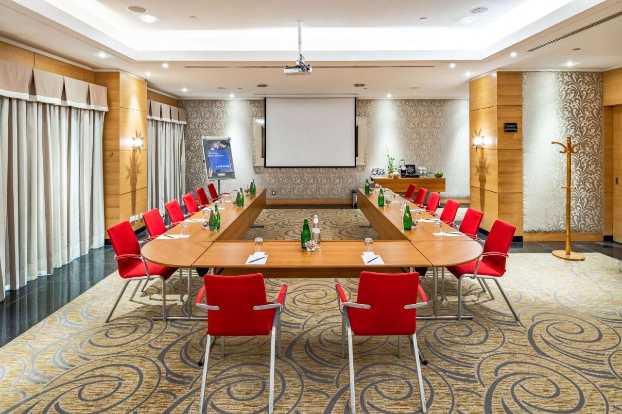 فندق راديسون بلو الرياض المظهر الخارجي الصورة Meeting room