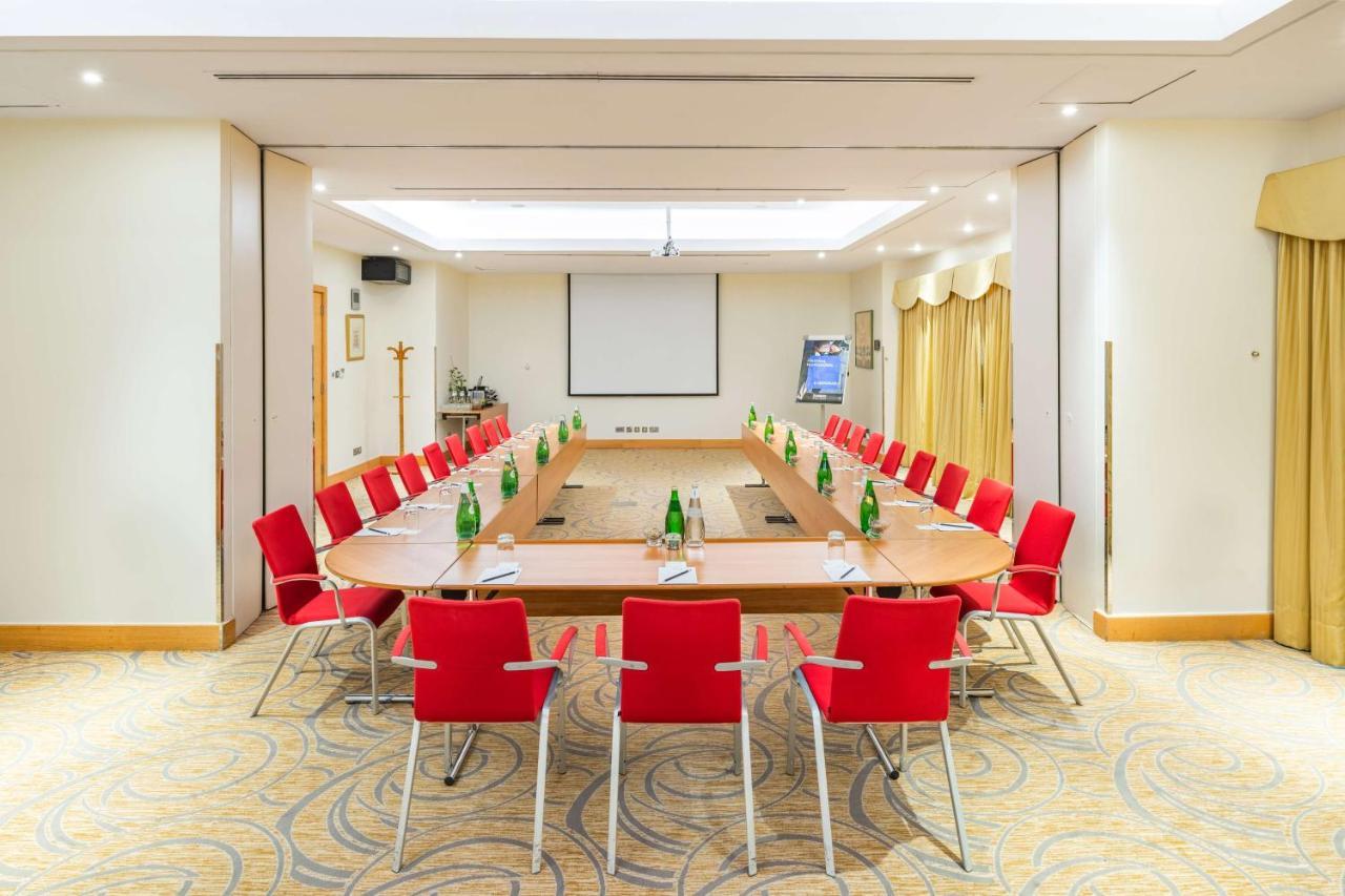 فندق راديسون بلو الرياض المظهر الخارجي الصورة Meeting room