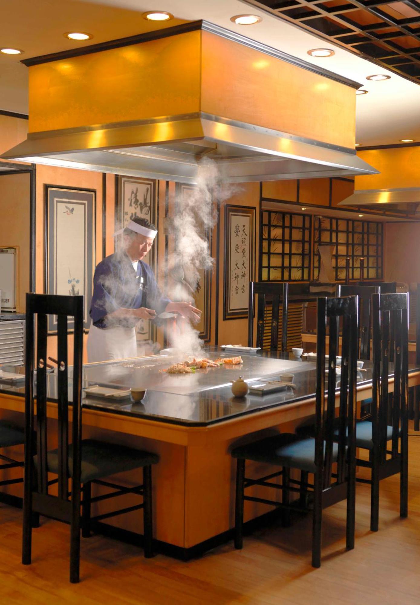 فندق راديسون بلو الرياض المظهر الخارجي الصورة A teppanyaki restaurant in Tokyo