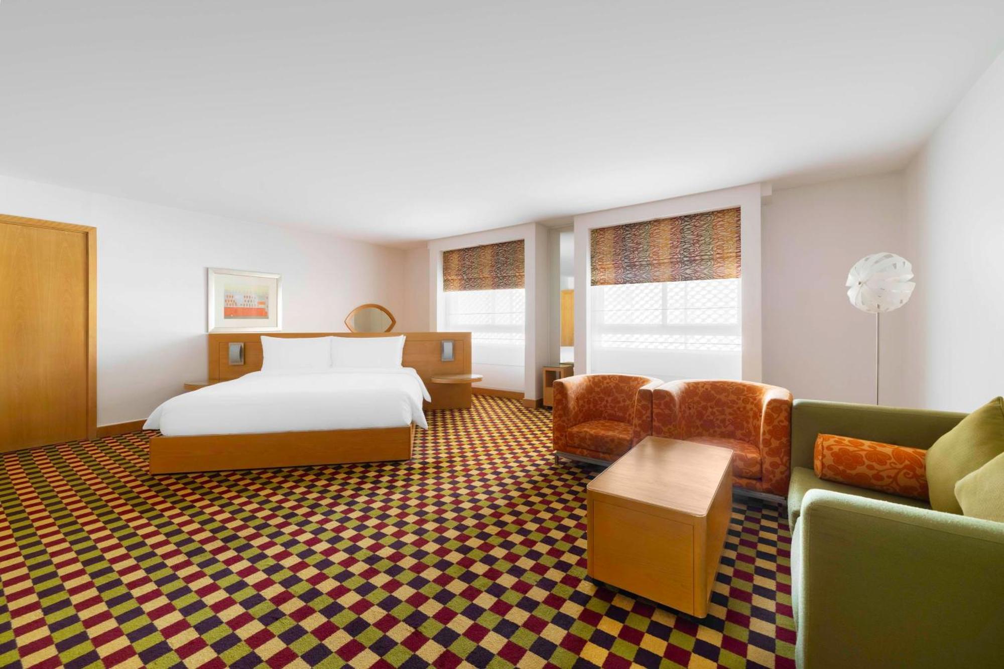 فندق راديسون بلو الرياض المظهر الخارجي الصورة A room at the Standard East Village